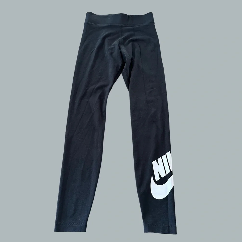 Nike Sportswear Essential Womens XS Black Logo Knit Leggings Pants CJ2297 Active
